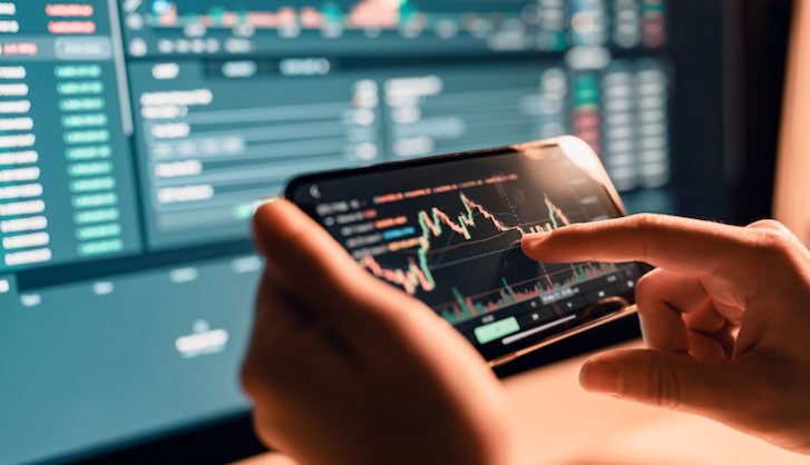 Ajuste de expectativas de tasas impulsa al mercado