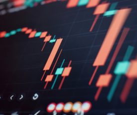Mercados comienzan la última semana del mes a la baja